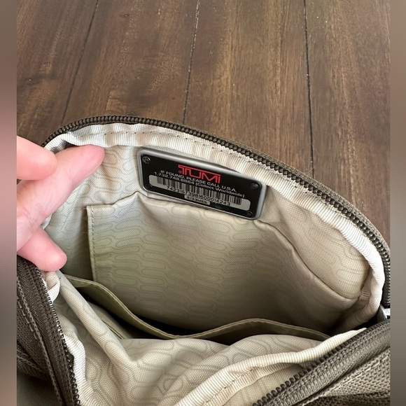 Tumi tech swing pack cross body bag - Picture 12 of 15